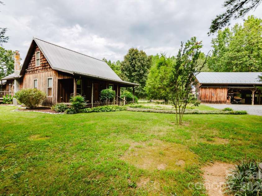 490 Bringle Ferry Road, Denton, NC 27239.  MLS# CAR4427054, YatesRealty ID 52272. 