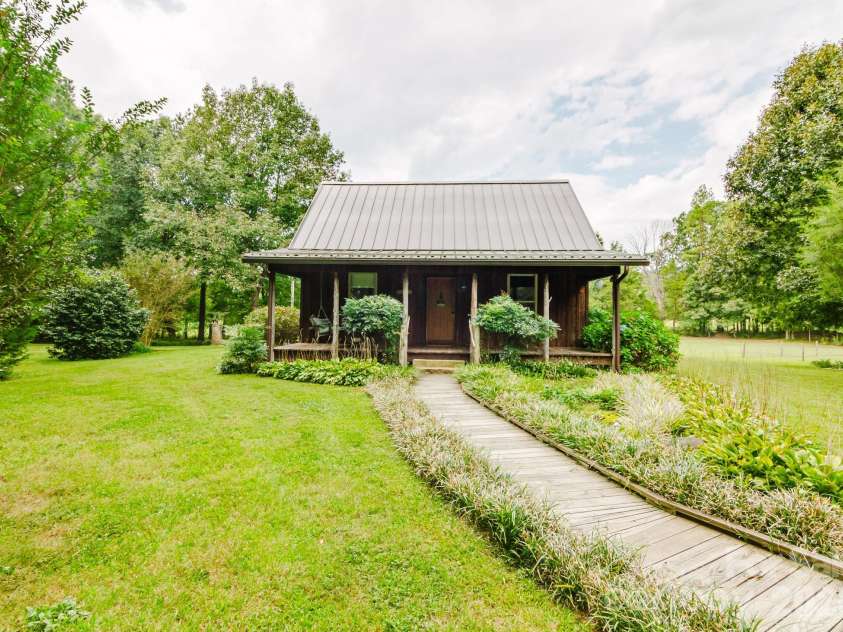 490 Bringle Ferry Road, Denton, NC 27239.  MLS# CAR4427054, YatesRealty ID 52272. 