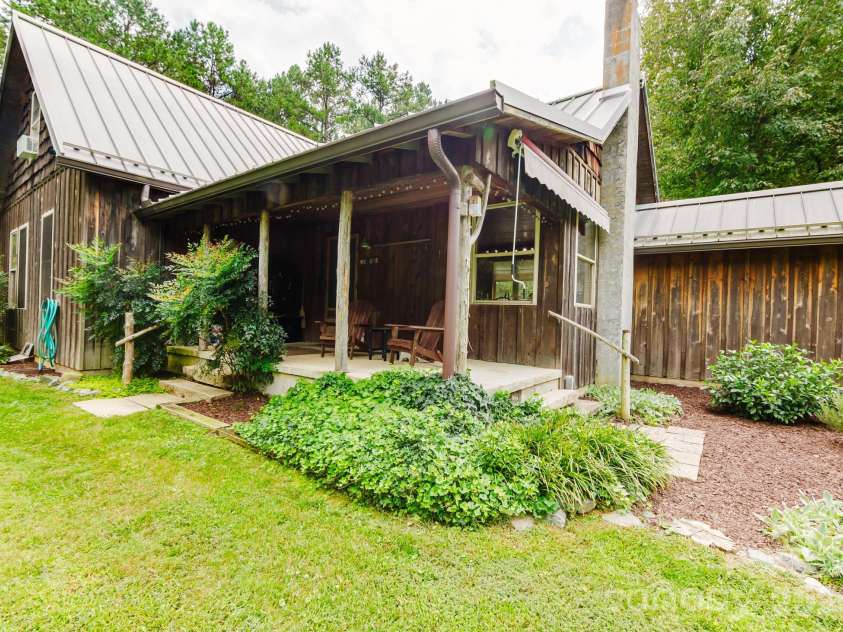 490 Bringle Ferry Road, Denton, NC 27239.  MLS# CAR4427054, YatesRealty ID 52272. 