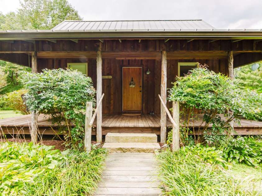 490 Bringle Ferry Road, Denton, NC 27239.  MLS# CAR4427054, YatesRealty ID 52272. 
