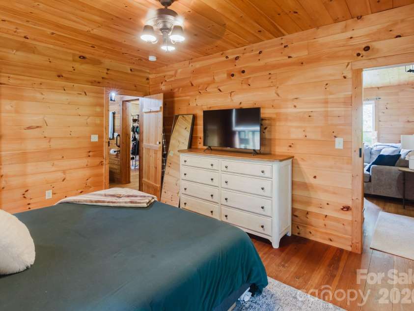 490 Bringle Ferry Road, Denton, NC 27239.  MLS# CAR4427054, YatesRealty ID 52272. 