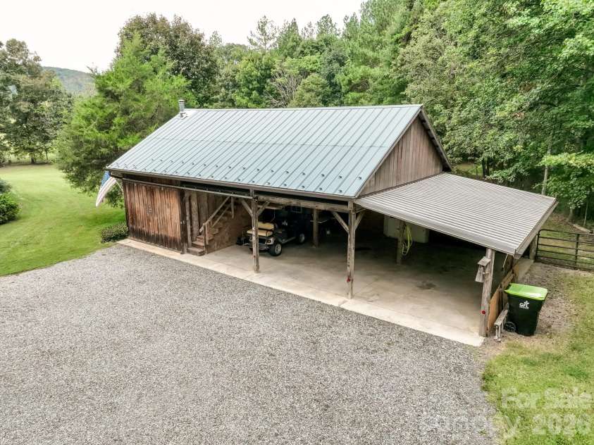 490 Bringle Ferry Road, Denton, NC 27239.  MLS# CAR4427054, YatesRealty ID 52272. 