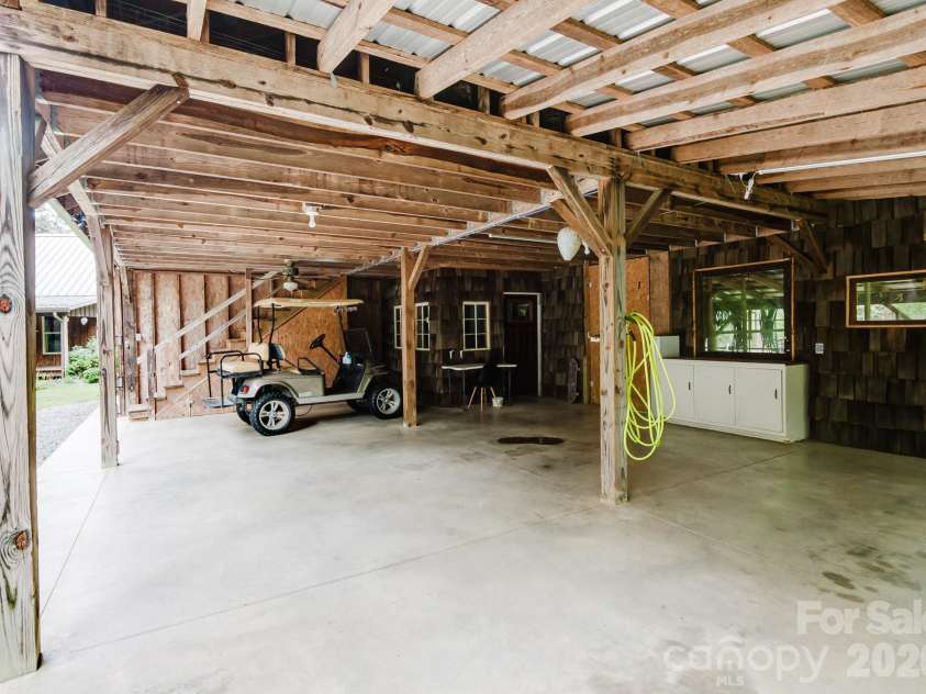 490 Bringle Ferry Road, Denton, NC 27239.  MLS# CAR4427054, YatesRealty ID 52272. 