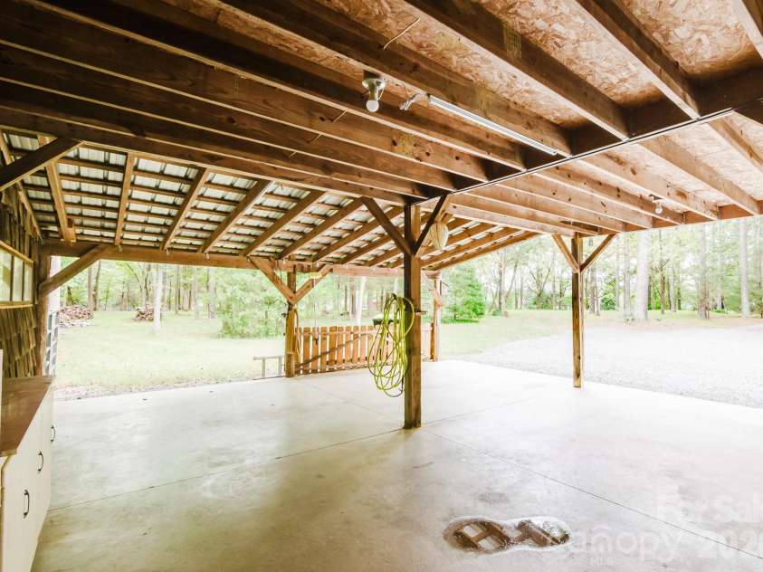490 Bringle Ferry Road, Denton, NC 27239.  MLS# CAR4427054, YatesRealty ID 52272. 