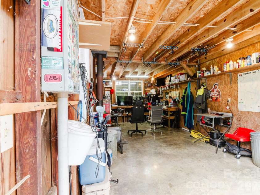 490 Bringle Ferry Road, Denton, NC 27239.  MLS# CAR4427054, YatesRealty ID 52272. 