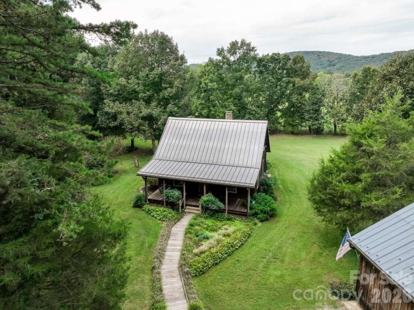 490 Bringle Ferry Road, Denton, NC 27239.  MLS# CAR4427054, YatesRealty ID 52272. 