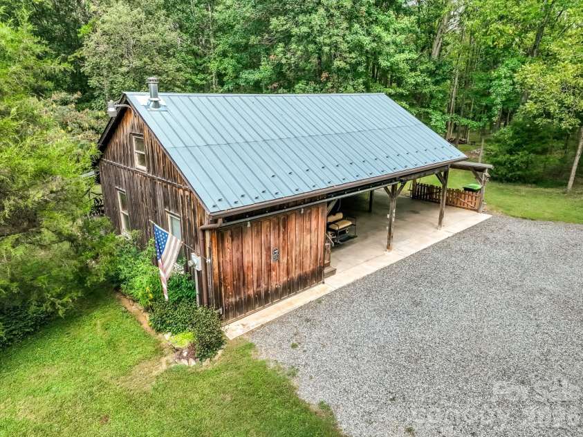 490 Bringle Ferry Road, Denton, NC 27239.  MLS# CAR4427054, YatesRealty ID 52272. 