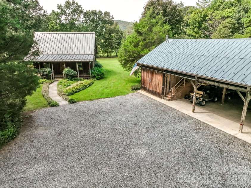490 Bringle Ferry Road, Denton, NC 27239.  MLS# CAR4427054, YatesRealty ID 52272. 