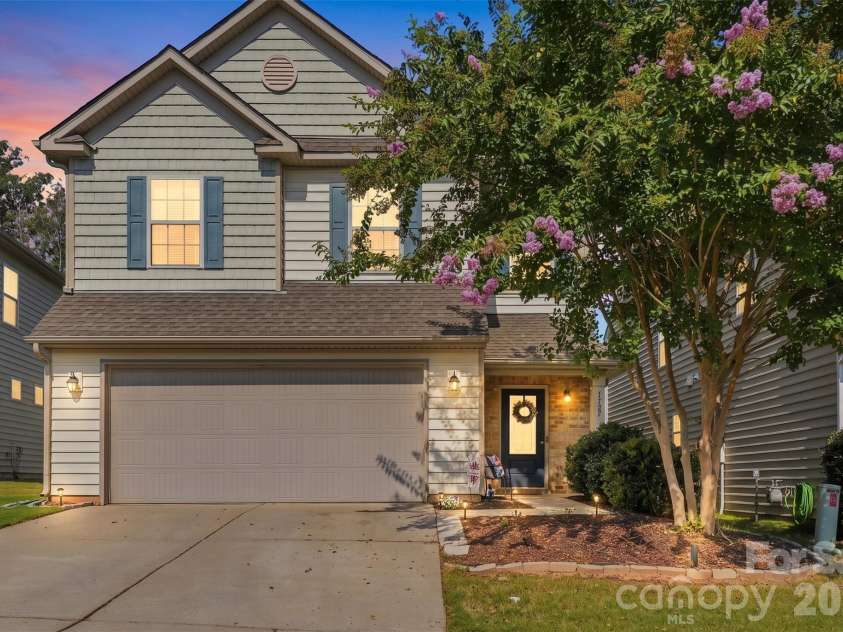 1727 Trentwood Drive, Fort Mill, SC 29715.  MLS# CAR4420632, YatesRealty ID 52273. 