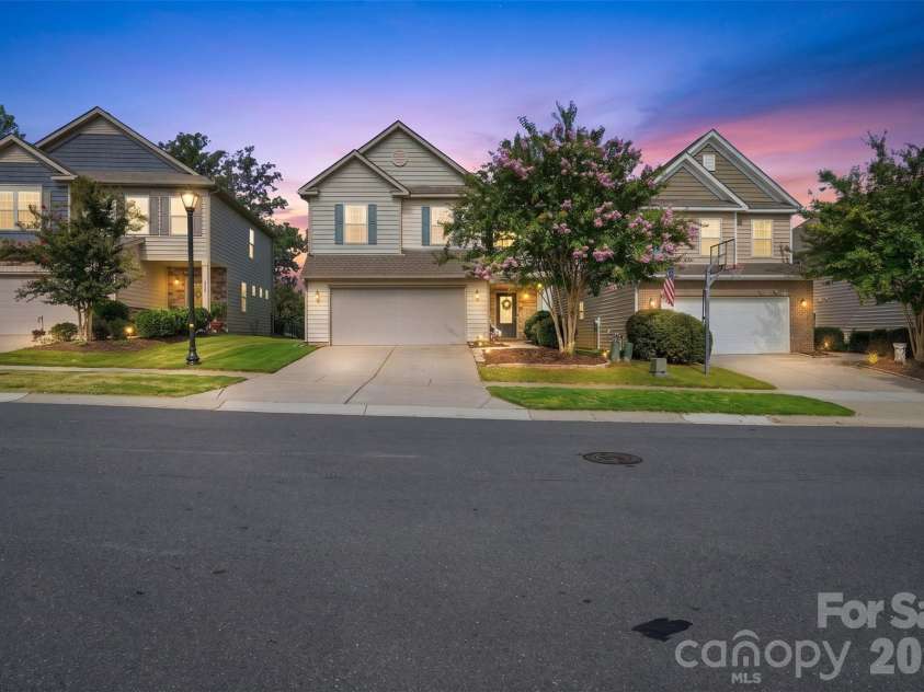 1727 Trentwood Drive, Fort Mill, SC 29715.  MLS# CAR4420632, YatesRealty ID 52273. 