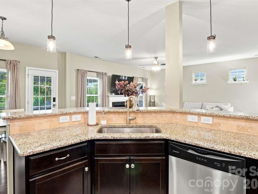 1727 Trentwood Drive, Fort Mill, SC 29715.  MLS# CAR4420632, YatesRealty ID 52273. 