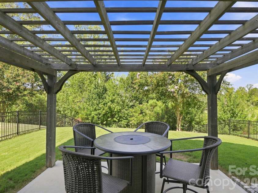 1727 Trentwood Drive, Fort Mill, SC 29715.  MLS# CAR4420632, YatesRealty ID 52273. 