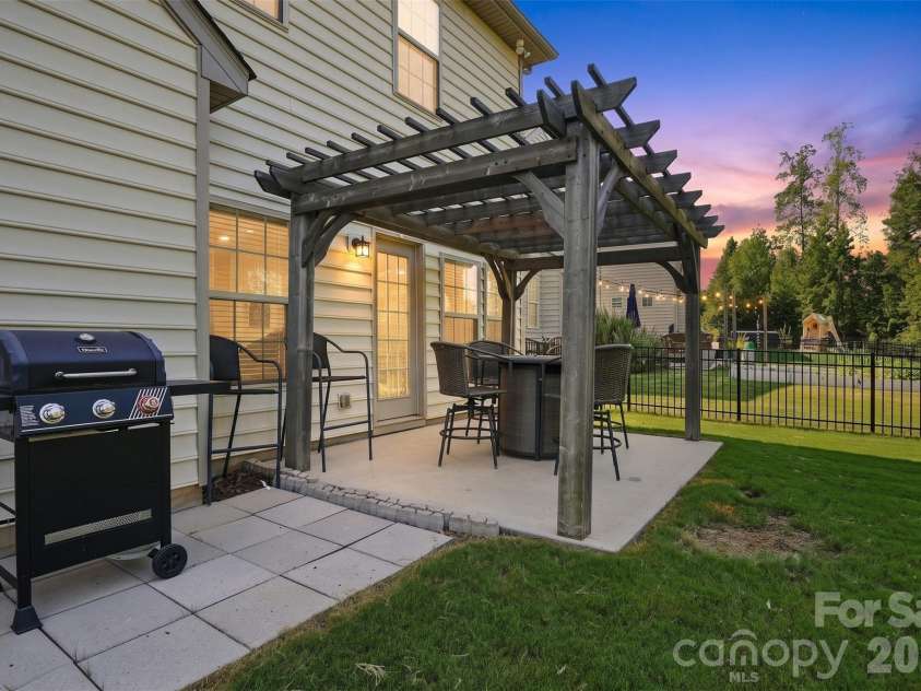 1727 Trentwood Drive, Fort Mill, SC 29715.  MLS# CAR4420632, YatesRealty ID 52273. 