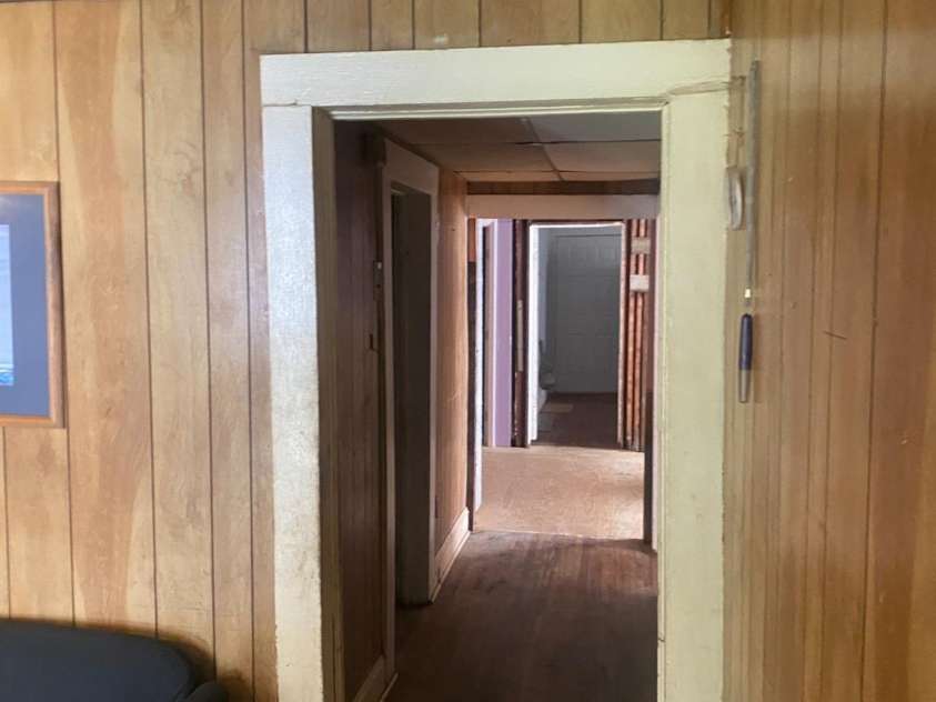 211 Washington Avenue, Bessemer City, NC 28016.  MLS# CAR4424285, YatesRealty ID 52275. 