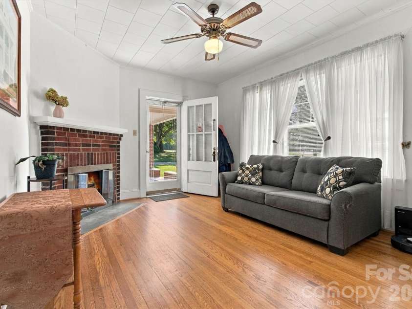3336 Startown Road, Newton, NC 28658.  MLS# CAR4426940, YatesRealty ID 52276. Focused Den/Entry View