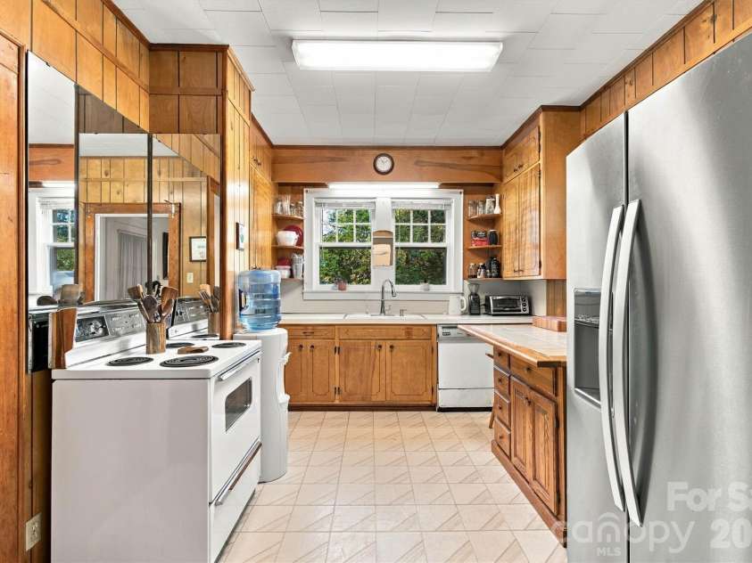 3336 Startown Road, Newton, NC 28658.  MLS# CAR4426940, YatesRealty ID 52276. Focused Kitchen View