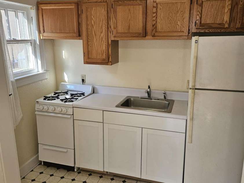 40 Coleman Avenue, Asheville, NC 28801.  MLS# CAR4209787, YatesRealty ID 5228. Unit 1 Kitchen