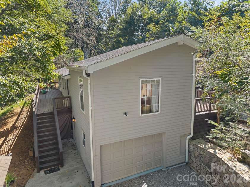 20 Sharpes Cove Road, Leicester, NC 28748.  MLS# CAR4426724, YatesRealty ID 52281. 
