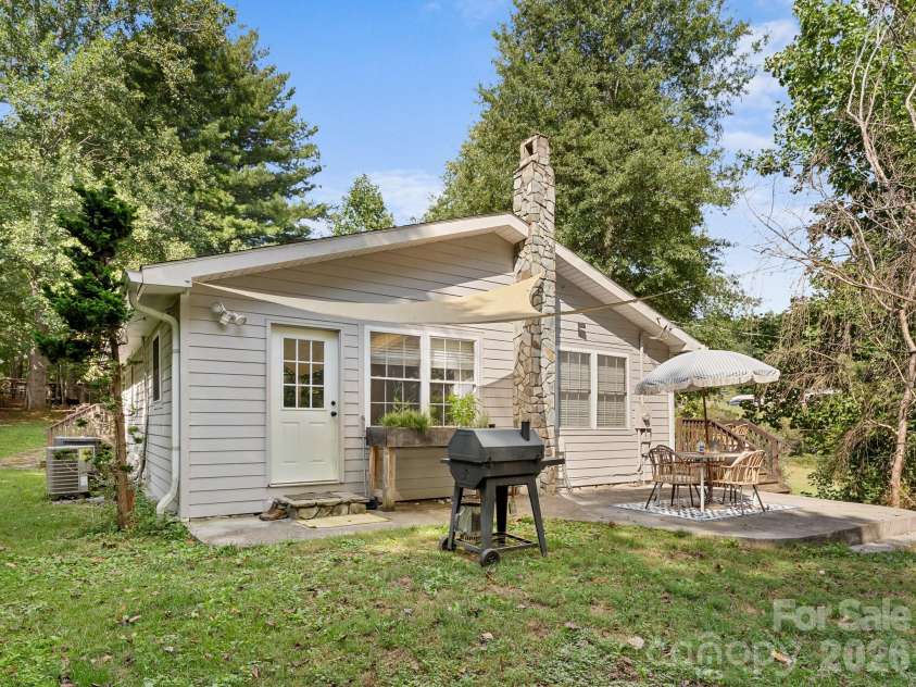 20 Sharpes Cove Road, Leicester, NC 28748.  MLS# CAR4426724, YatesRealty ID 52281. 