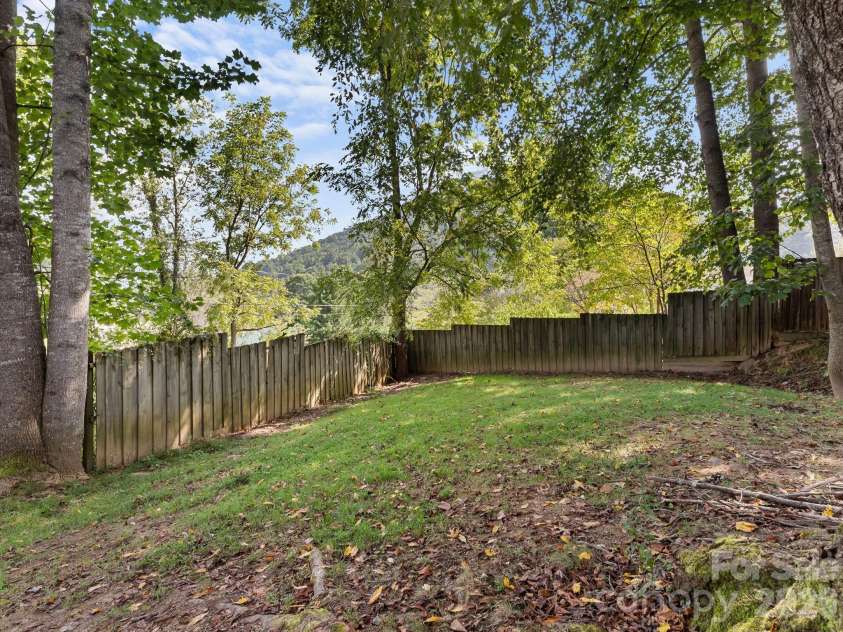 20 Sharpes Cove Road, Leicester, NC 28748.  MLS# CAR4426724, YatesRealty ID 52281. 