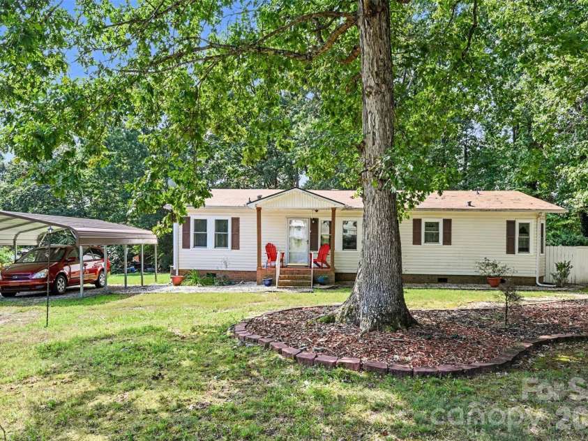 115 Red Fox Court, Mount Holly, NC 28120.  MLS# CAR4426353, YatesRealty ID 52282. 