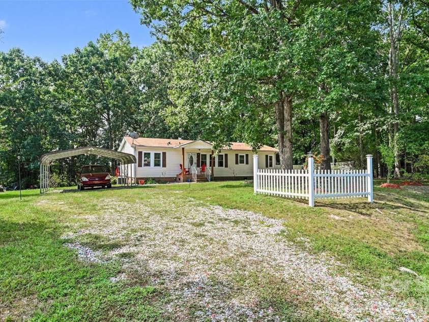 115 Red Fox Court, Mount Holly, NC 28120.  MLS# CAR4426353, YatesRealty ID 52282. 