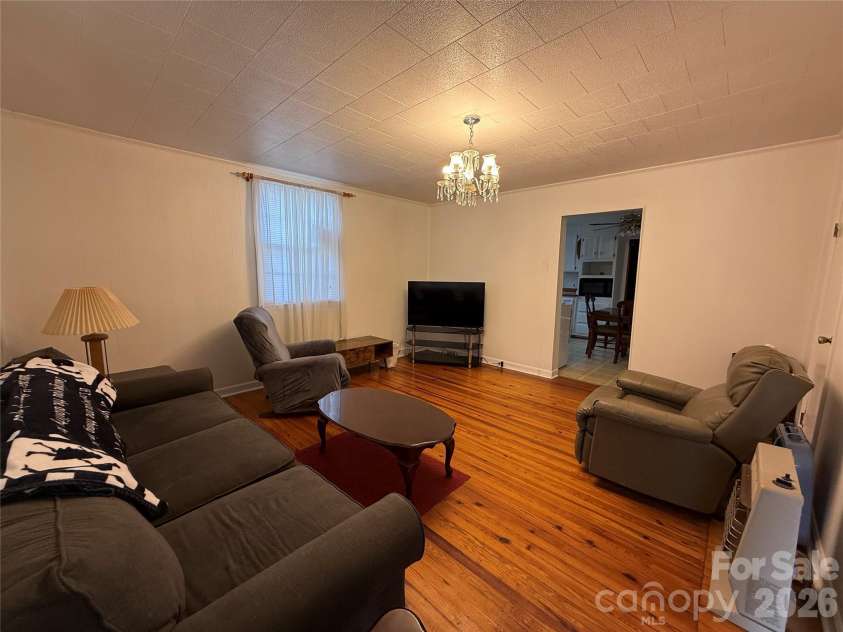 17 Hill Street, Great Falls, SC 29055.  MLS# CAR4427202, YatesRealty ID 52283. 