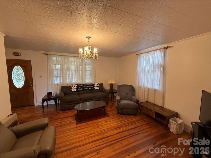 17 Hill Street, Great Falls, SC 29055.  MLS# CAR4427202, YatesRealty ID 52283. 