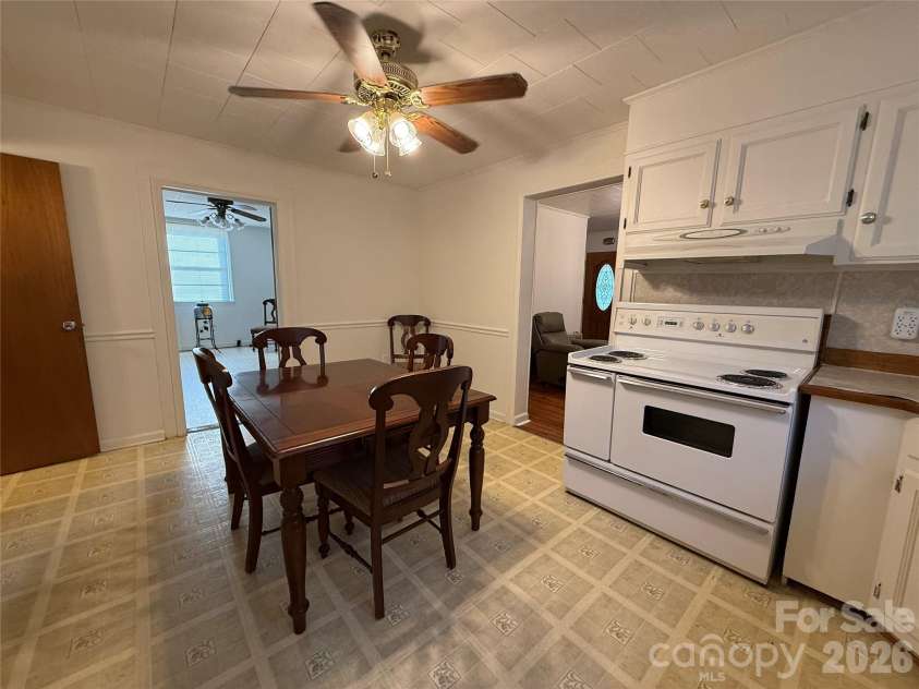17 Hill Street, Great Falls, SC 29055.  MLS# CAR4427202, YatesRealty ID 52283. 