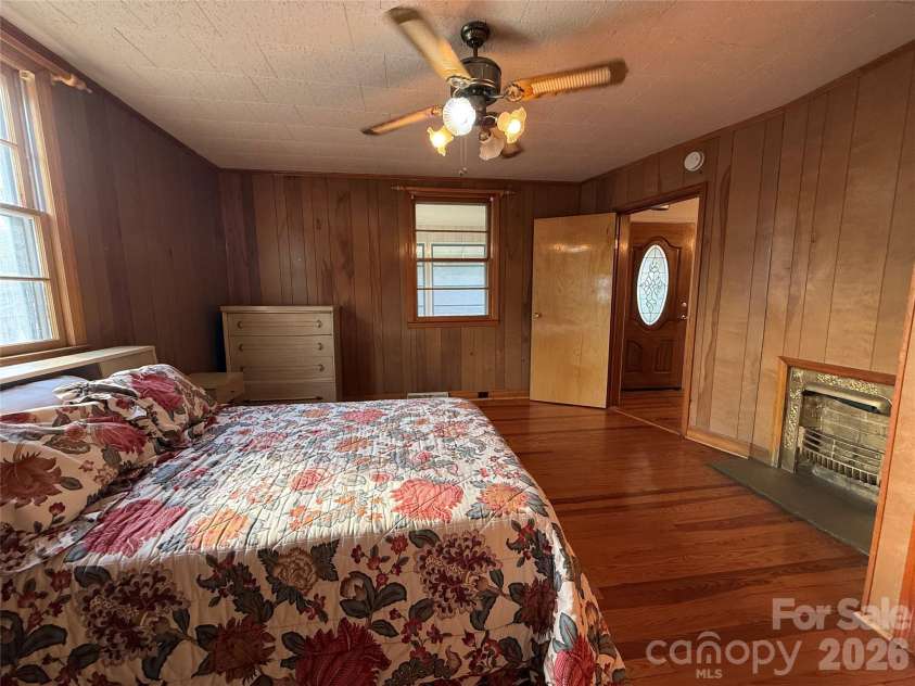 17 Hill Street, Great Falls, SC 29055.  MLS# CAR4427202, YatesRealty ID 52283. 