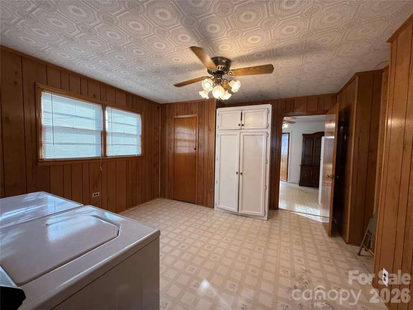 17 Hill Street, Great Falls, SC 29055.  MLS# CAR4427202, YatesRealty ID 52283. 
