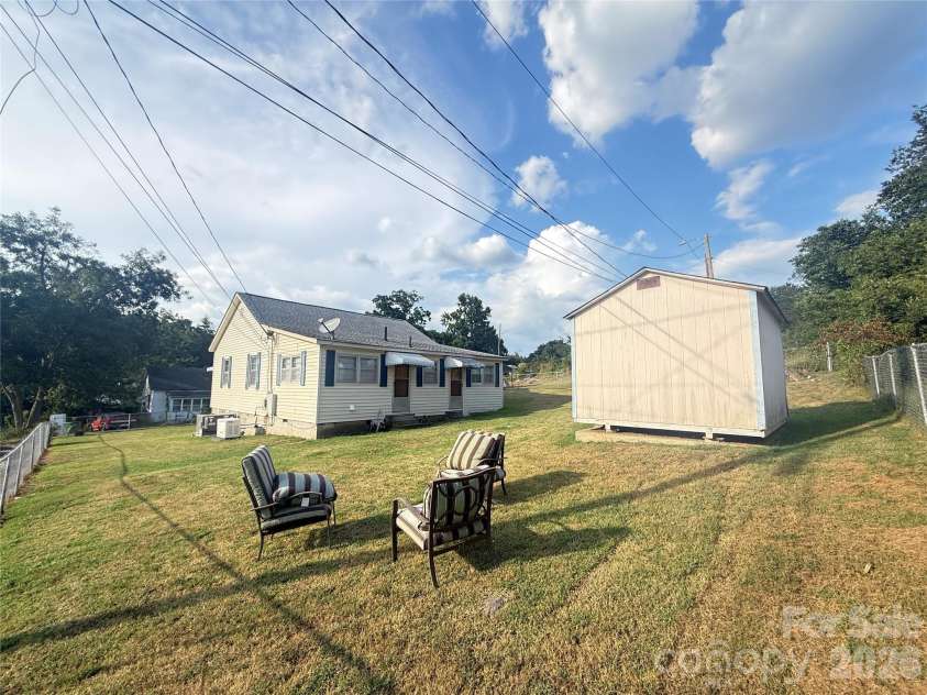 17 Hill Street, Great Falls, SC 29055.  MLS# CAR4427202, YatesRealty ID 52283. 