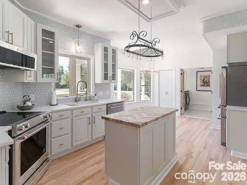 13033 Asbury Chapel Road, Huntersville, NC 28078.  MLS# CAR4426602, YatesRealty ID 52284. 