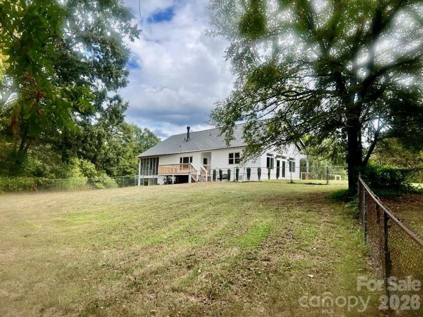 13033 Asbury Chapel Road, Huntersville, NC 28078.  MLS# CAR4426602, YatesRealty ID 52284. 