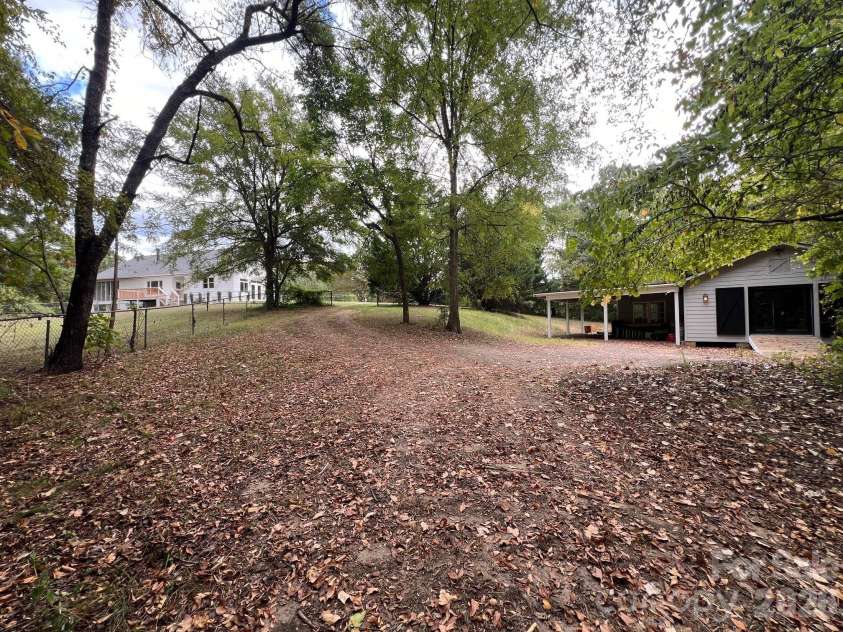 13033 Asbury Chapel Road, Huntersville, NC 28078.  MLS# CAR4426602, YatesRealty ID 52284. 