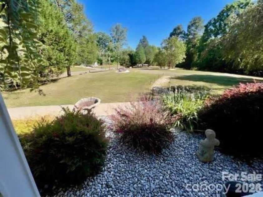 13033 Asbury Chapel Road, Huntersville, NC 28078.  MLS# CAR4426602, YatesRealty ID 52284. 