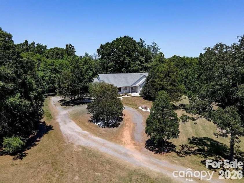 13033 Asbury Chapel Road, Huntersville, NC 28078.  MLS# CAR4426602, YatesRealty ID 52284. 