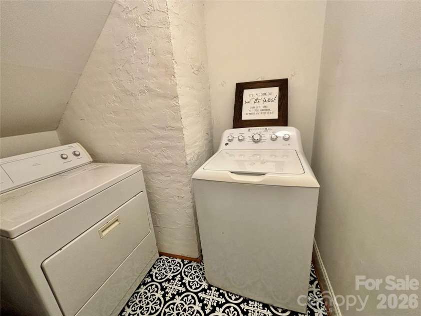 707 Barr Street, Lancaster, SC 29720.  MLS# CAR4426979, YatesRealty ID 52287. Laundry room