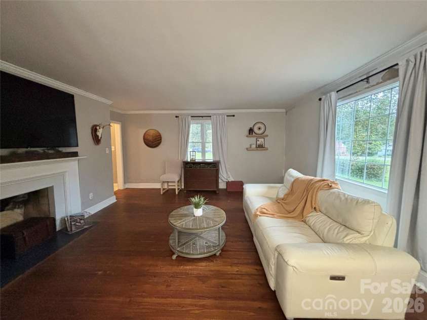 707 Barr Street, Lancaster, SC 29720.  MLS# CAR4426979, YatesRealty ID 52287. Living Room