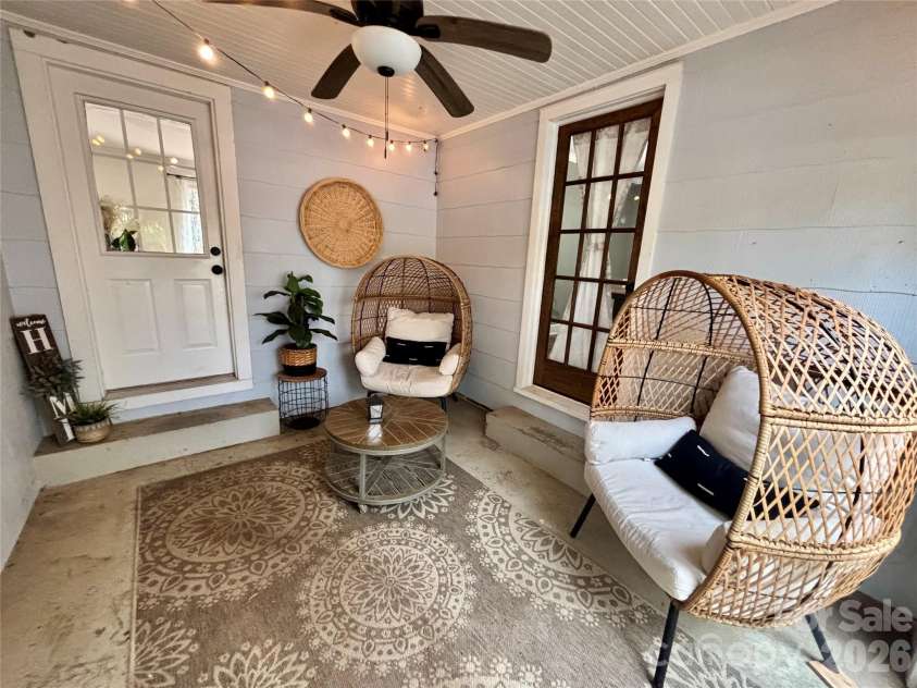 707 Barr Street, Lancaster, SC 29720.  MLS# CAR4426979, YatesRealty ID 52287. Screened in breezeway