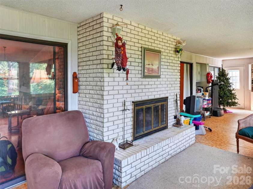 484 Briar Patch Lane, Saluda, NC 28773.  MLS# CAR4426728, YatesRealty ID 52289. 