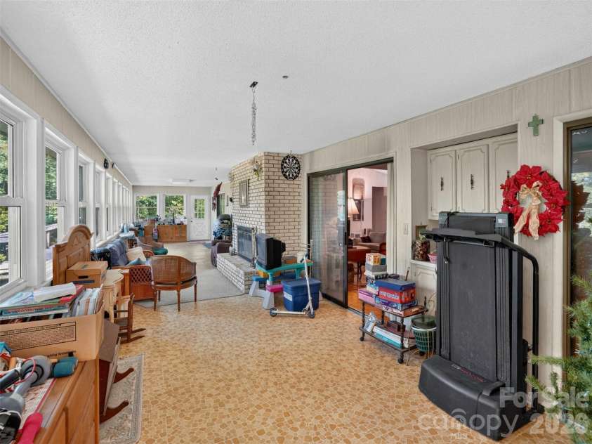 484 Briar Patch Lane, Saluda, NC 28773.  MLS# CAR4426728, YatesRealty ID 52289. 