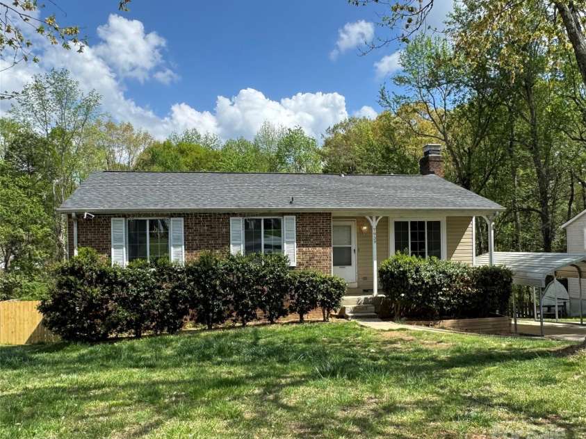 7939 Holly Hill Road, Charlotte, NC 28227.  MLS# CAR4283861, YatesRealty ID 5229. 