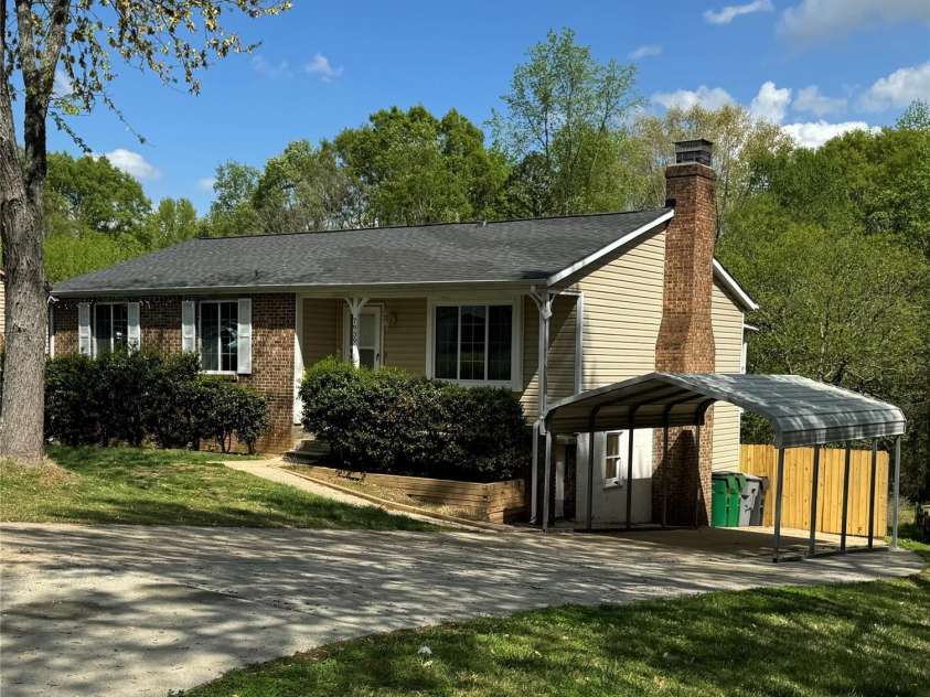 7939 Holly Hill Road, Charlotte, NC 28227.  MLS# CAR4283861, YatesRealty ID 5229. 
