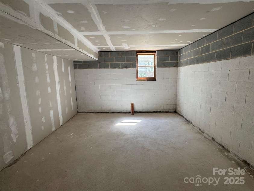7939 Holly Hill Road, Charlotte, NC 28227.  MLS# CAR4283861, YatesRealty ID 5229. 