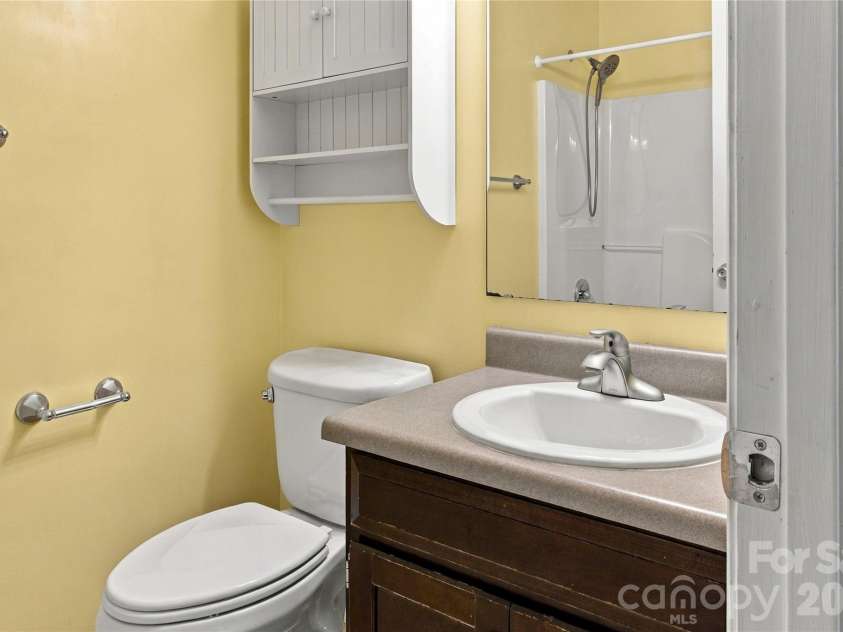 119 Chambwood Lane, Shelby, NC 28152.  MLS# CAR4427158, YatesRealty ID 52290. 