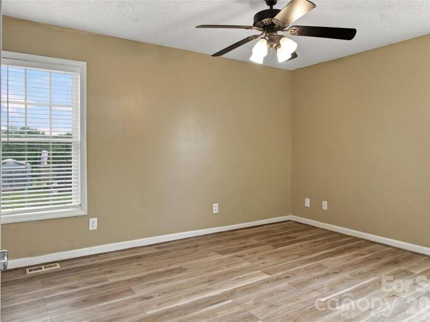 119 Chambwood Lane, Shelby, NC 28152.  MLS# CAR4427158, YatesRealty ID 52290. 