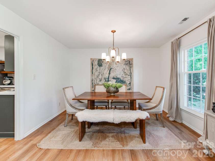 6821 Old Post Road, Charlotte, NC 28212.  MLS# CAR4426020, YatesRealty ID 52291. Dining room