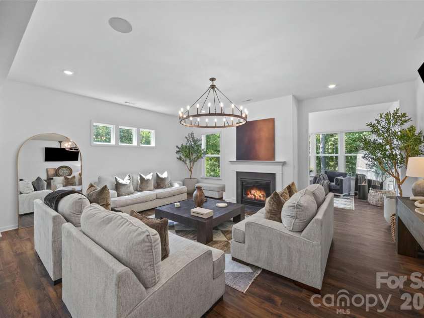129 Glenn Drive, Mooresville, NC 28115.  MLS# CAR4425120, YatesRealty ID 52293. 