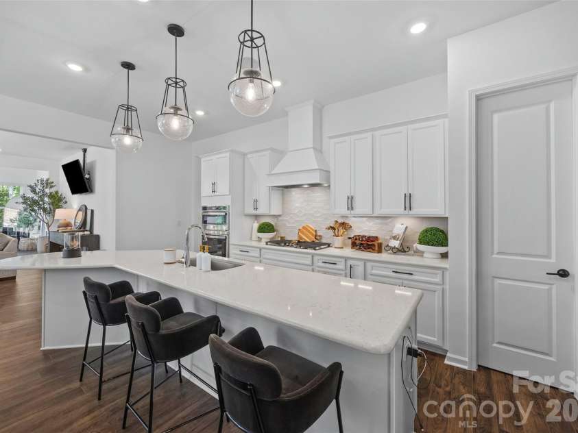 129 Glenn Drive, Mooresville, NC 28115.  MLS# CAR4425120, YatesRealty ID 52293. 